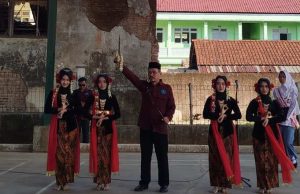 Unik! MPLS SMK Muhammadiyah 01 Keling Jepara Dibuka dengan Prosesi Angkat Keris Pusaka, Ini Filosofinya