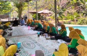 PAC Fatayat NU Batealit Recharge Semangat Kepengurusan Tahun Kedua melalui Upgrading dan Family Gathering