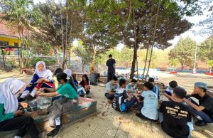 Menuju Sekolah Hijau Berkelanjutan, Siswa SMK Negeri 2 Jepara Sulap Sampah Daun Jadi Kompos Berkualitas