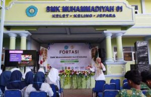 Bidan Prety ‘Bongkar’ Rahasia Masa Depan di Fortasi SMK Muhammadiyah 01 Keling