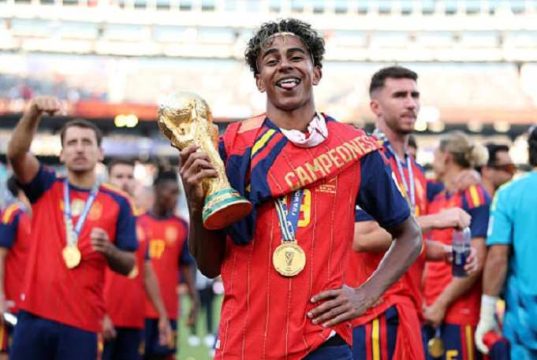 Pasang Naik La Furia Roja