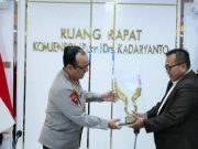 Wakapolri Raih Penghargaan The Visionary Leader of National Security dari Unissula