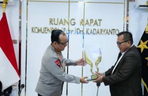 Wakapolri Raih Penghargaan The Visionary Leader of National Security dari Unissula