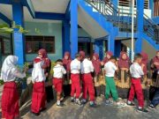 Senyum Dulu, Salam Kemudian: Cara Unik SMP Muhammadiyah Keling “Jinakkan” Hari Pertama Sekolah