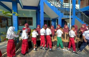 Senyum Dulu, Salam Kemudian: Cara Unik SMP Muhammadiyah Keling “Jinakkan” Hari Pertama Sekolah