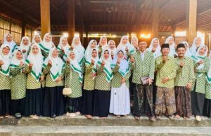 Sukses Gelar Multaqo dan Reorganisasi, Hj. Umi Farida Kembali Terpilih Pimpin LMY Kec. Tahunan